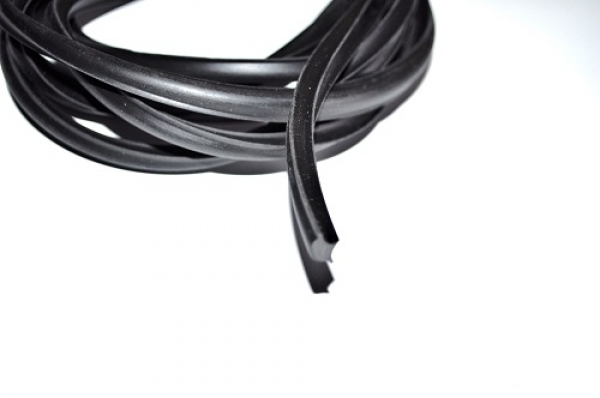 WINDSCREEN FILLET BLACK